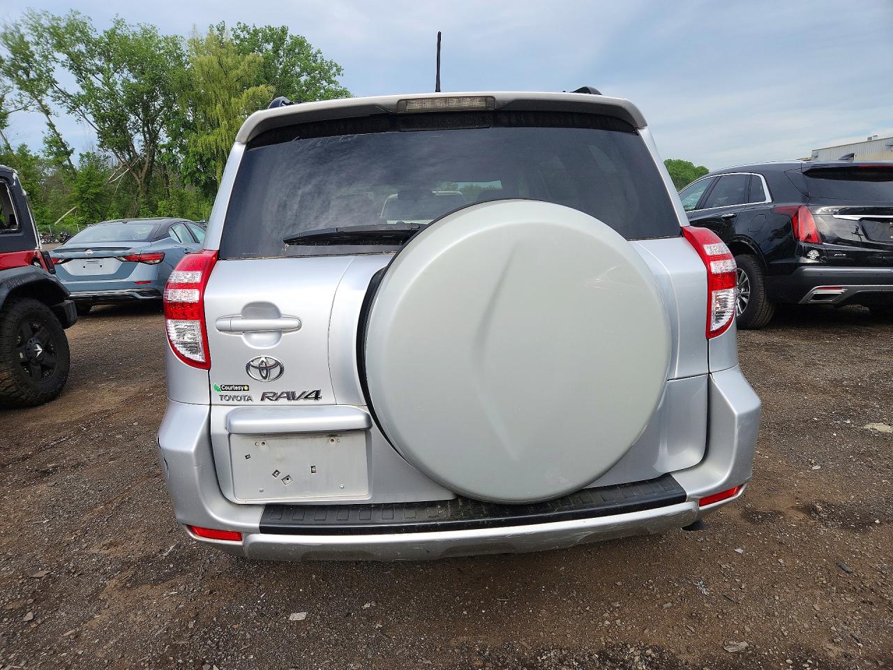2010 Toyota Rav4 Base Silver vin: JTMZF4DV8AD026777