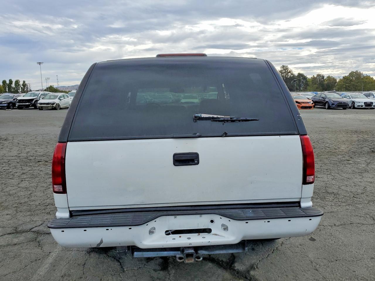 1997 Gmc Yukon White vin: 1GKEK13RXVJ715096