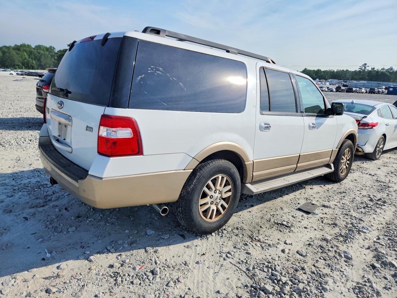 2011 Ford Expedition El Xlt White vin: 1FMJK1H50BEF39305
