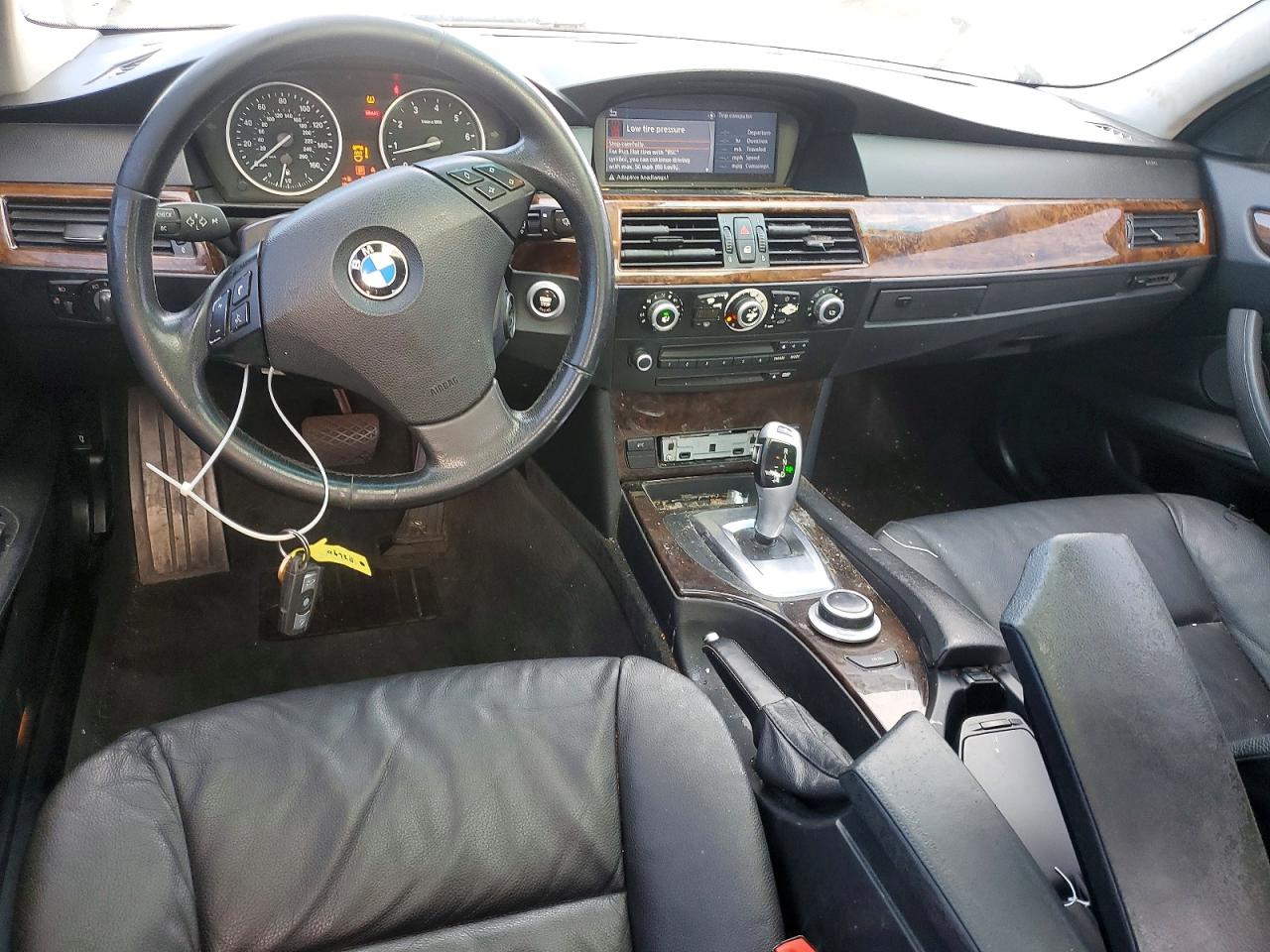 2008 Bmw 528 I Черный vin: WBANU53598C112690