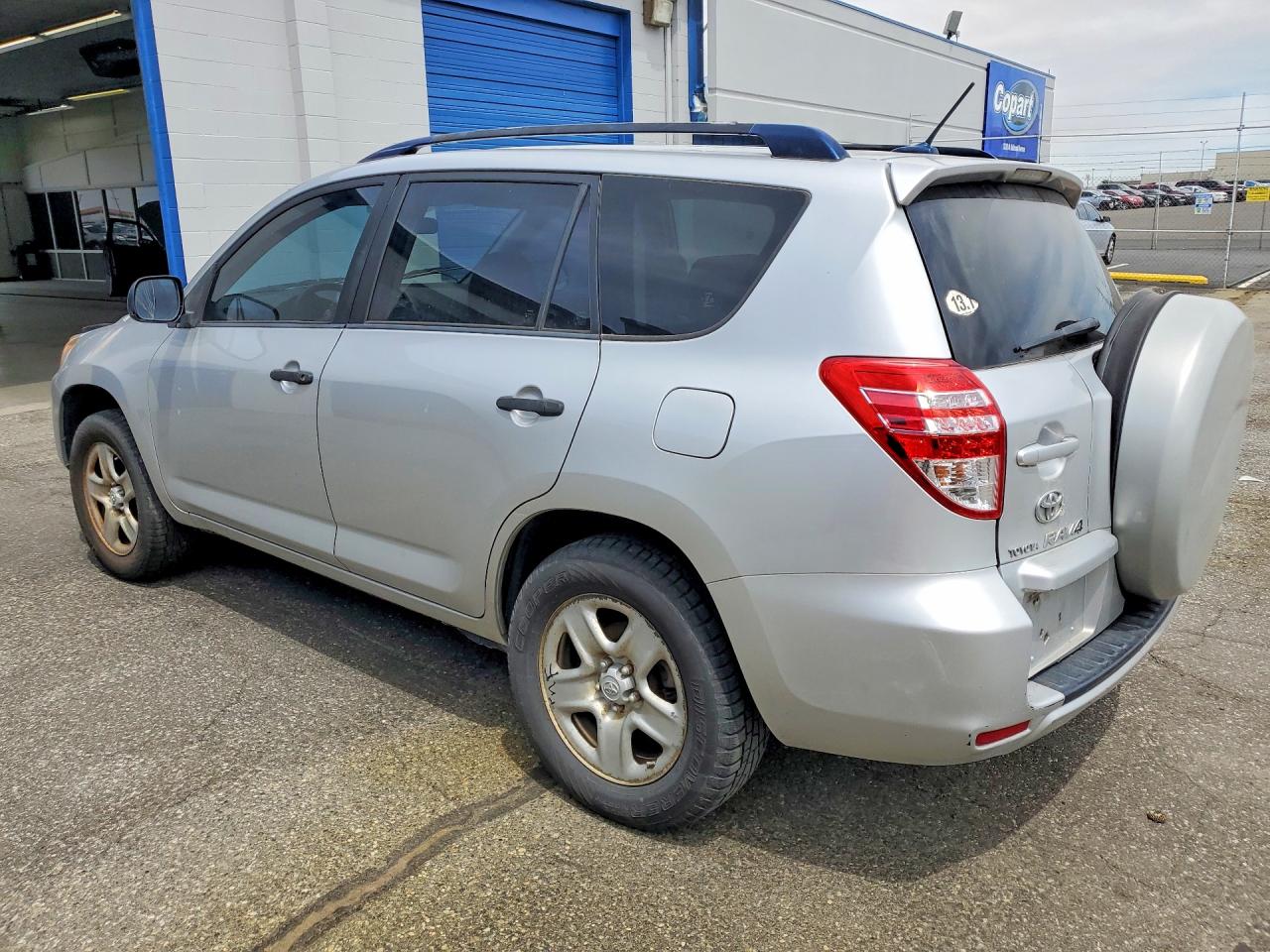 2009 Toyota Rav4 Base Silver vin: JTMBF33V995010042