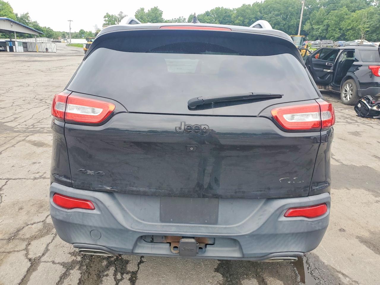 2015 Jeep Cherokee Latitude Black vin: 1C4PJMCS1FW757124