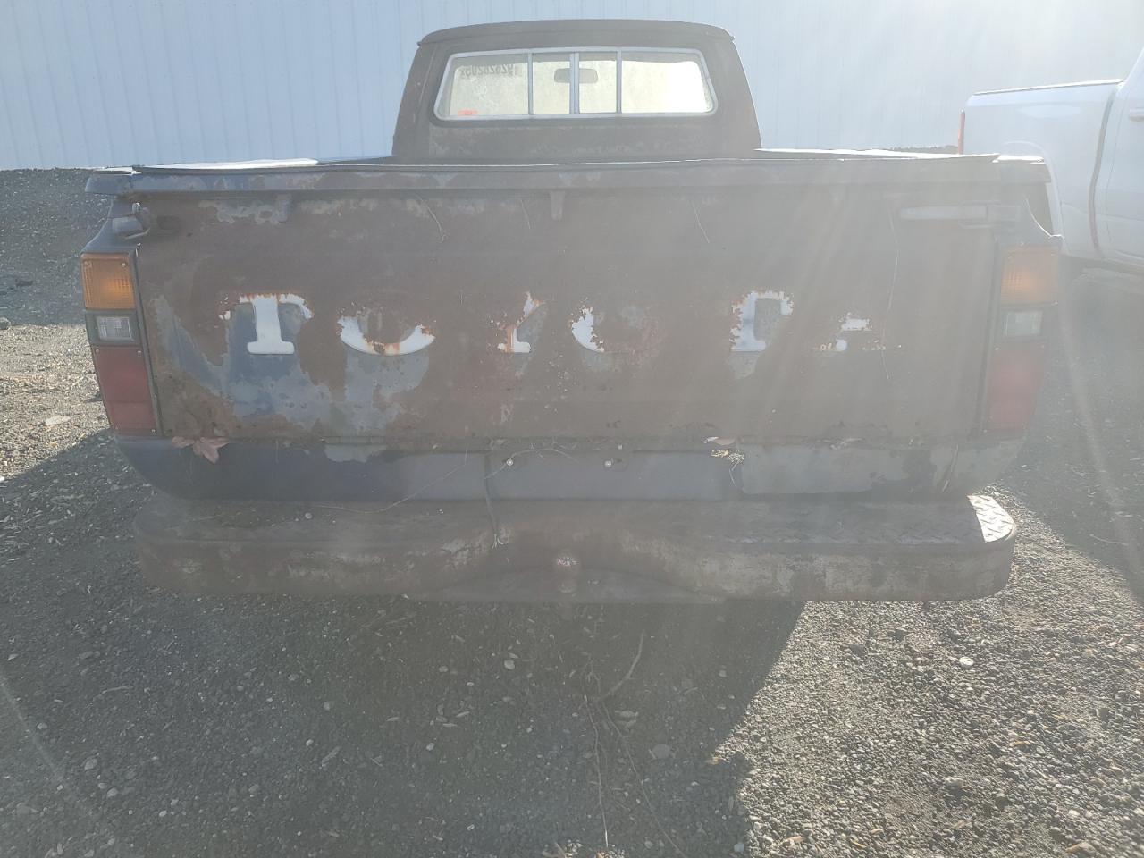 1983 Toyota Pickup 1/2 Ton Rn44 Blue vin: JT4RN44RXD1155356