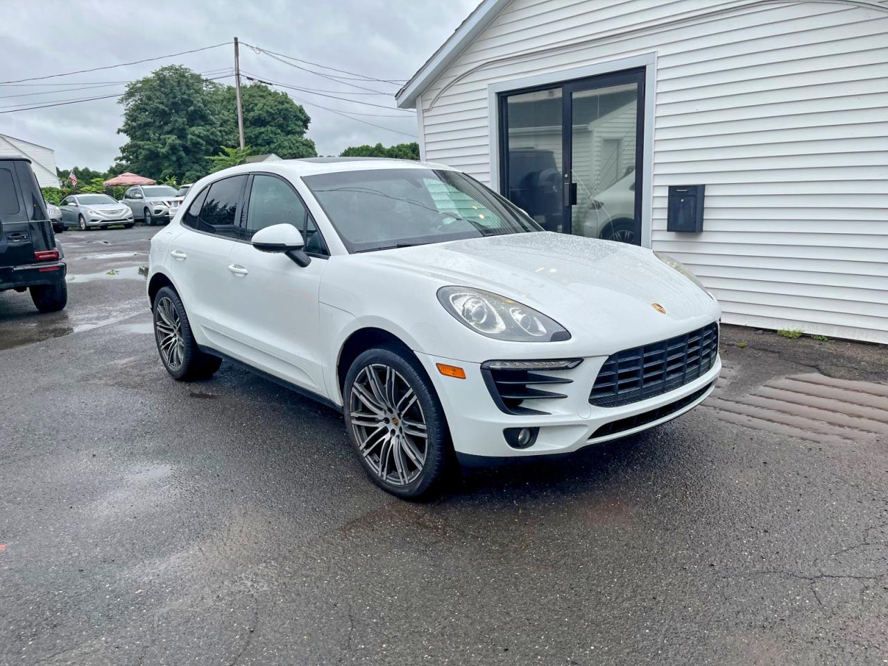 2015 Porsche Macan S White vin: WP1AB2A59FLB63160