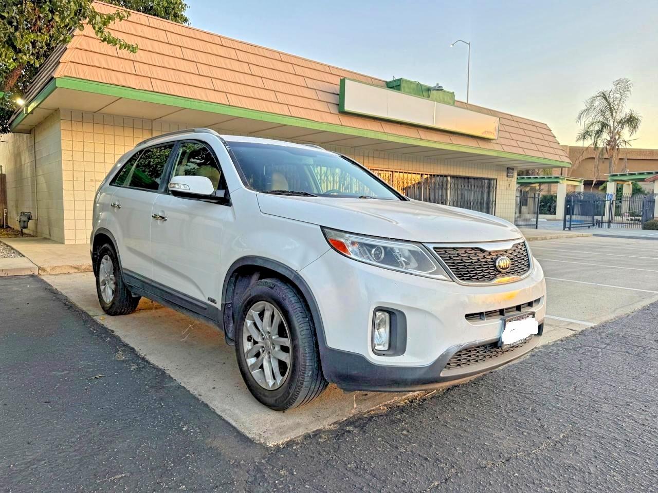 2014 Kia Sorento Lx White vin: 5XYKTDA60EG541805