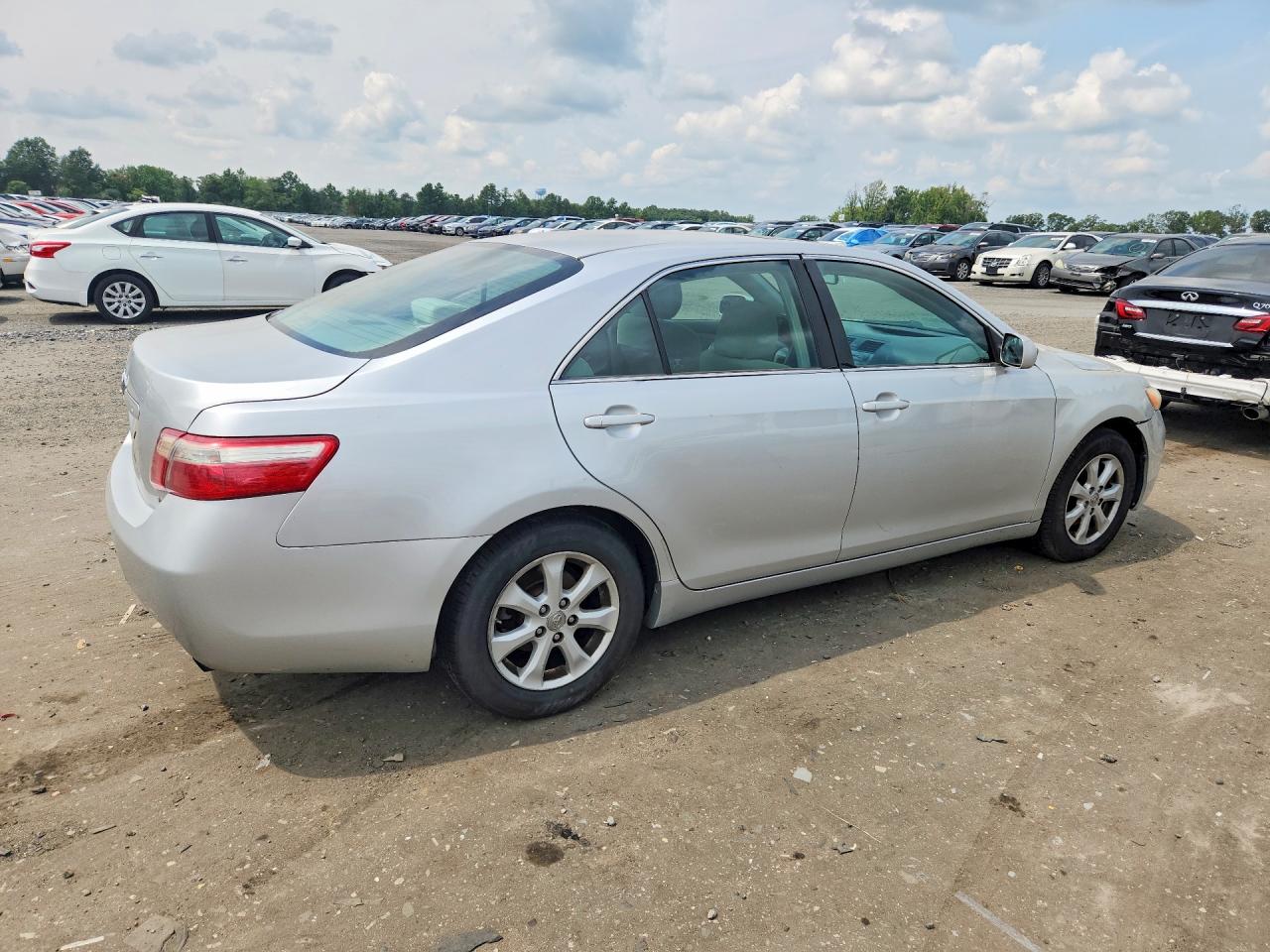 2009 Toyota Camry Le Silver vin: 4T1BE46K59U849097