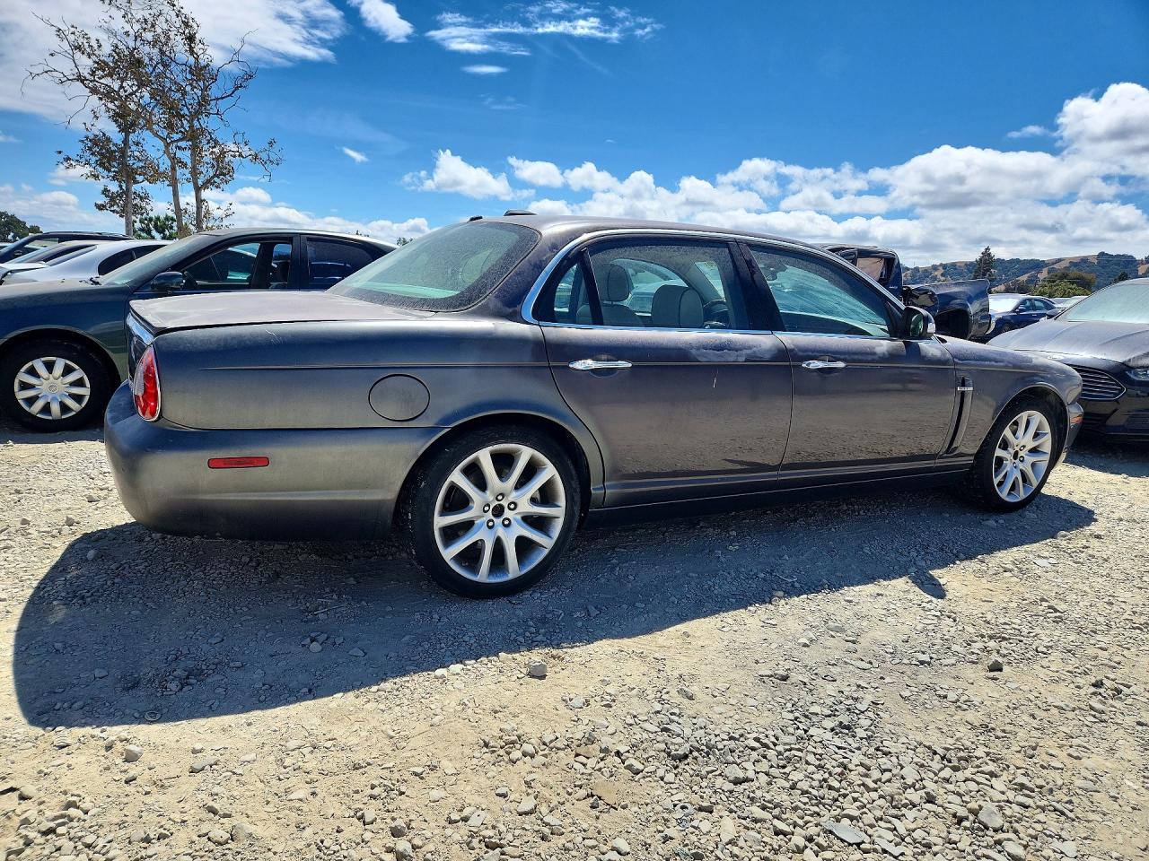 2008 Jaguar Xj8 L Gray vin: SAJWA79B38SH19378