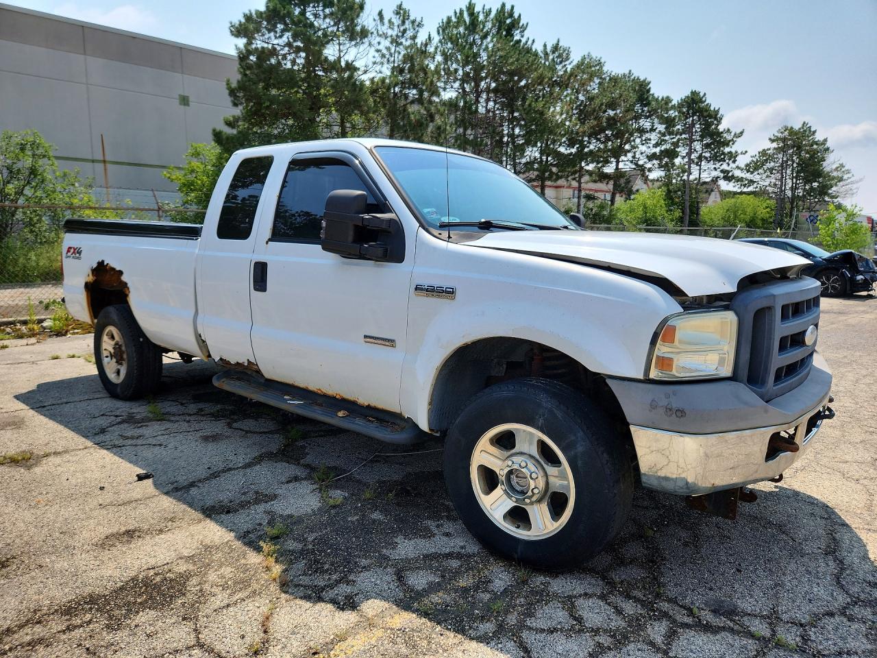 2005 Ford F250 Super Duty White vin: 1FTSX21P45ED39303