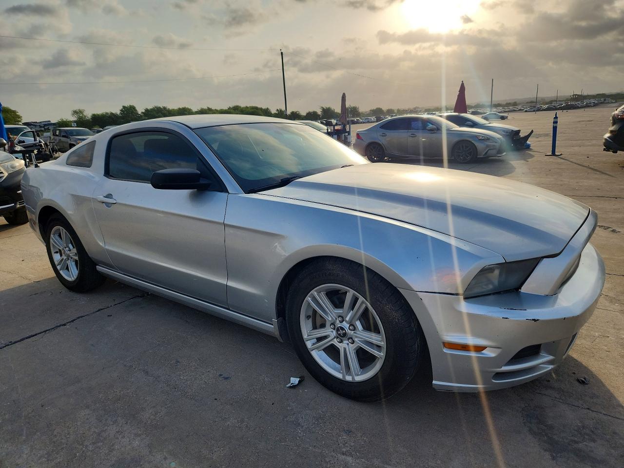 2014 Ford Mustang Silver vin: 1ZVBP8AM4E5209995