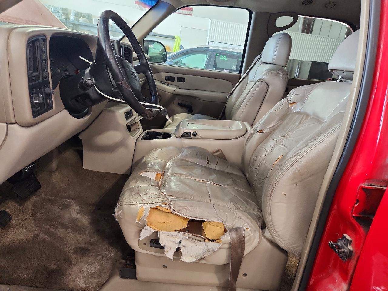 2001 Chevrolet Tahoe K1500 Red vin: 1GNEK13T61R117551