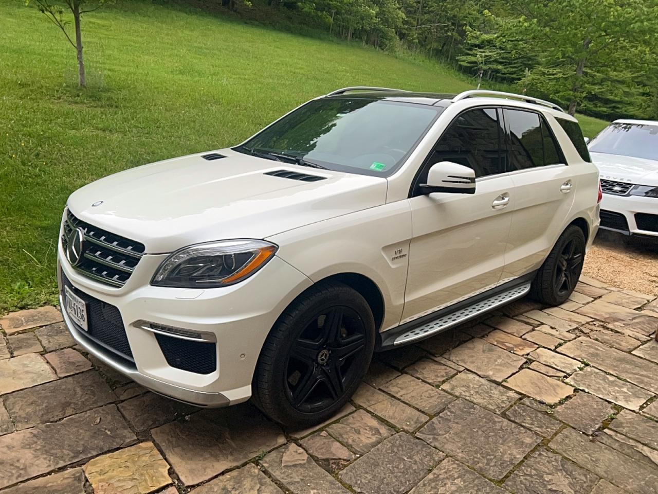 2015 Mercedes-benz Ml 63 Amg White vin: 4JGDA7EB0FA474921