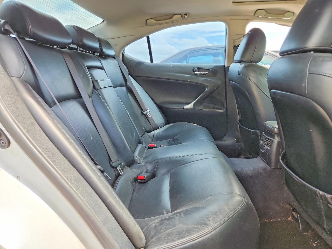 2008 Lexus Is 250 White vin: JTHCK262185016359