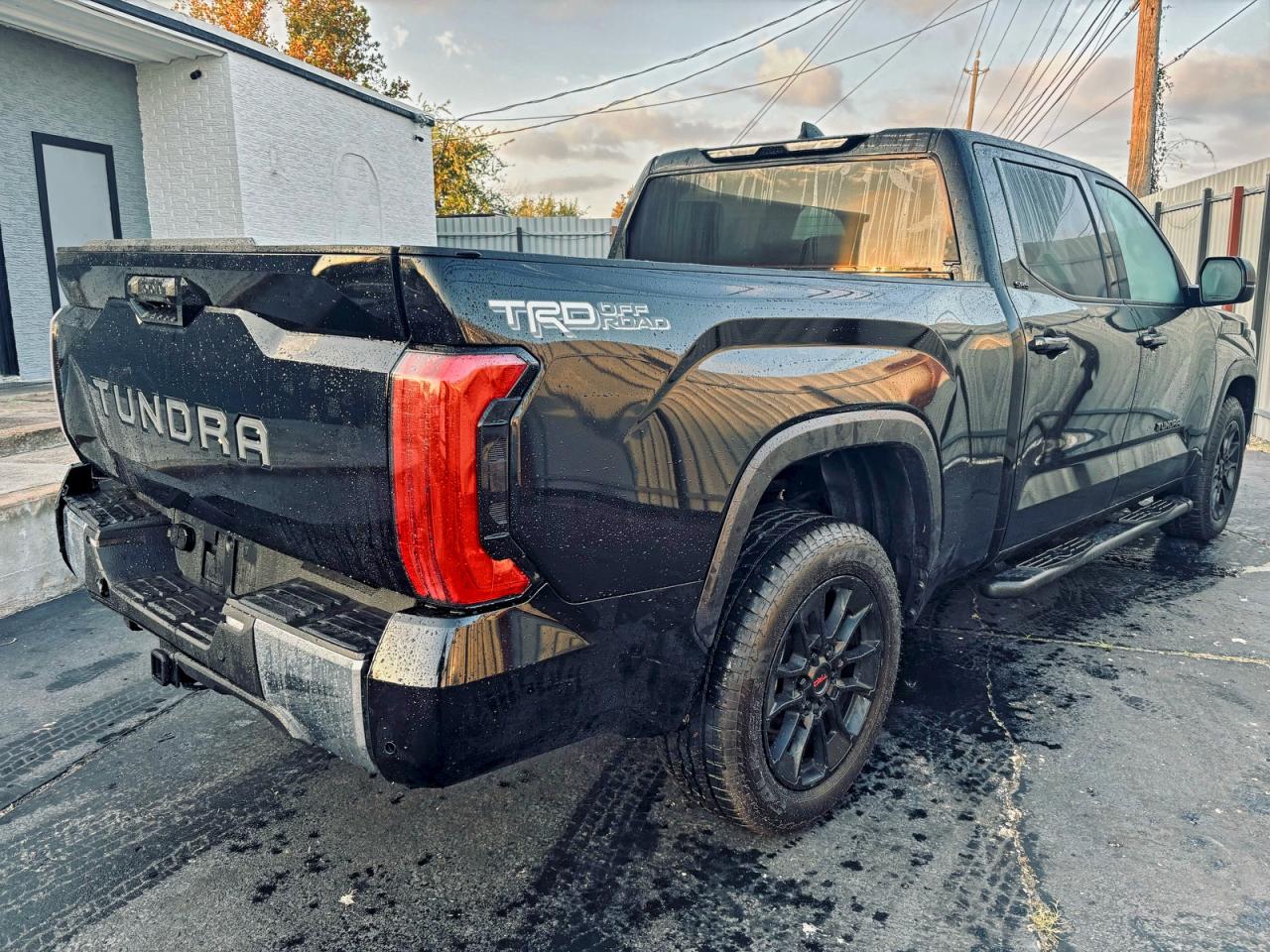 2024 Toyota Tundra Crewmax Sr5 Черный vin: 5TFLA5BC2RX003453