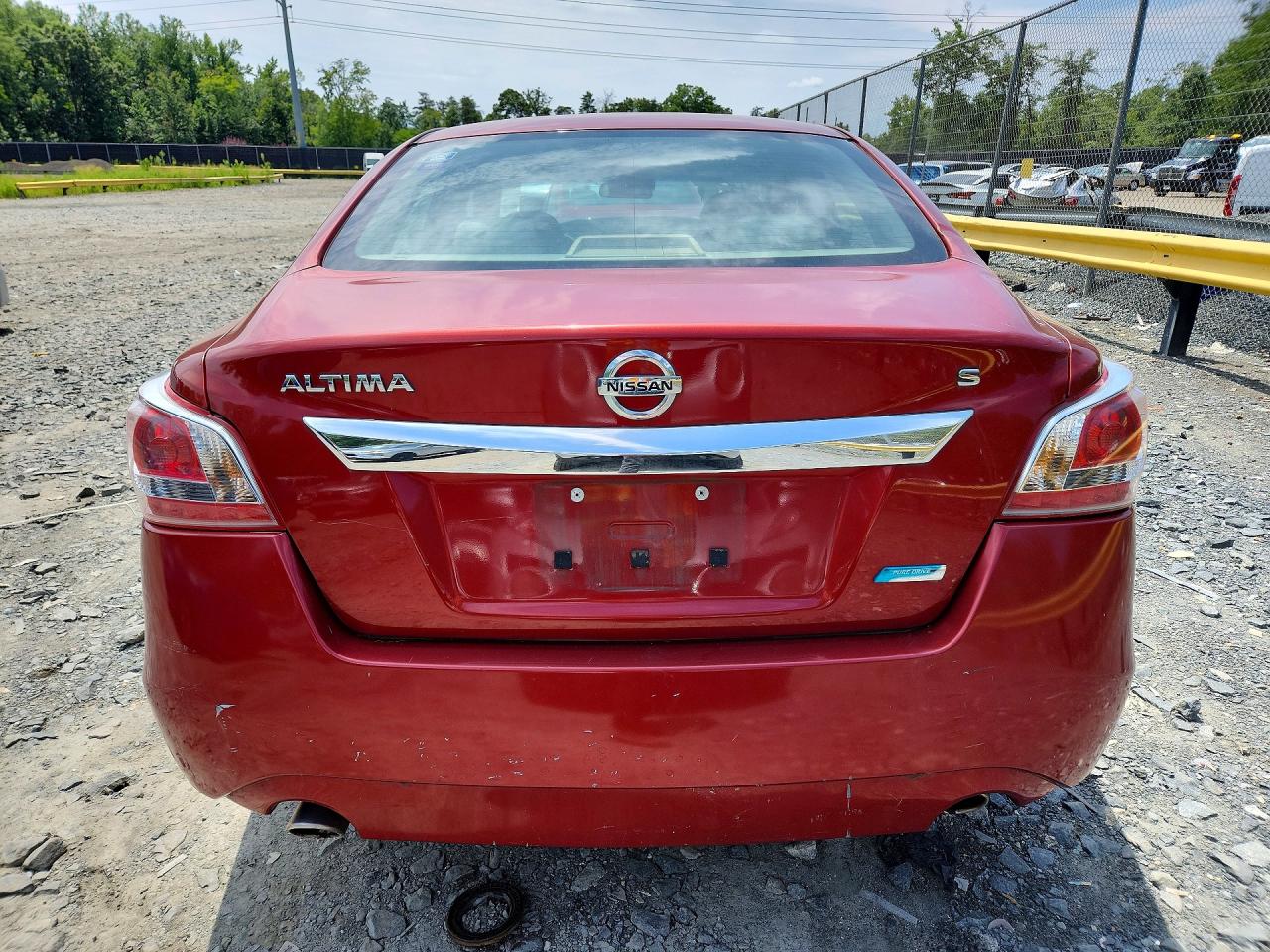 2013 Nissan Altima 2.5 Red vin: 1N4AL3AP5DC920273