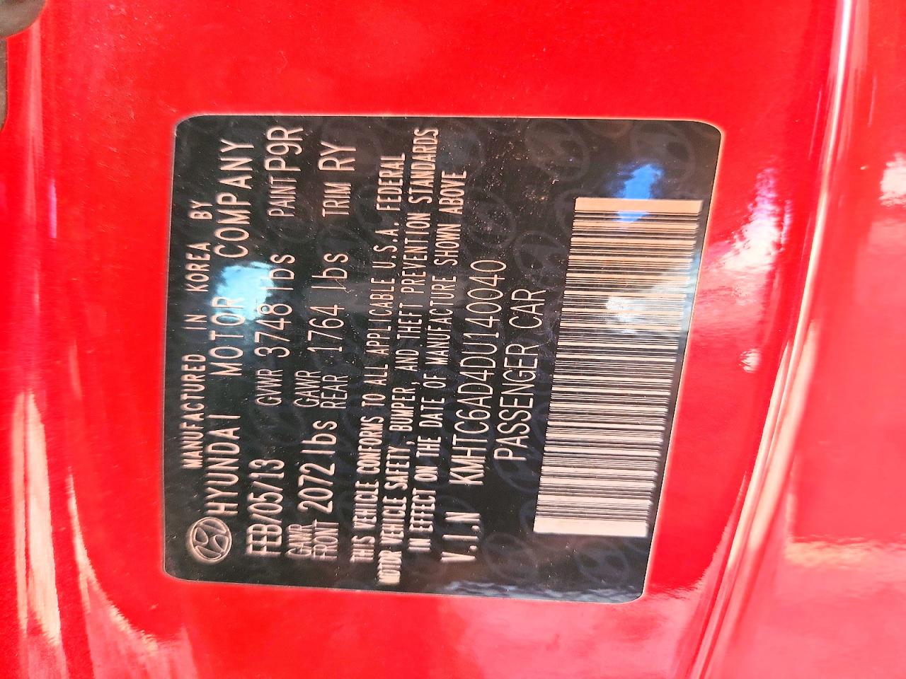 2013 Hyundai Veloster Base Red vin: KMHTC6AD4DU140040