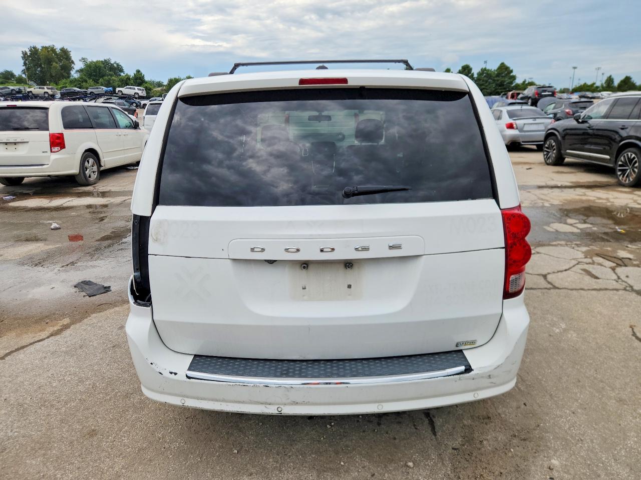 2013 Dodge Grand Caravan Sxt White vin: 2C4RDGCG3DR669212