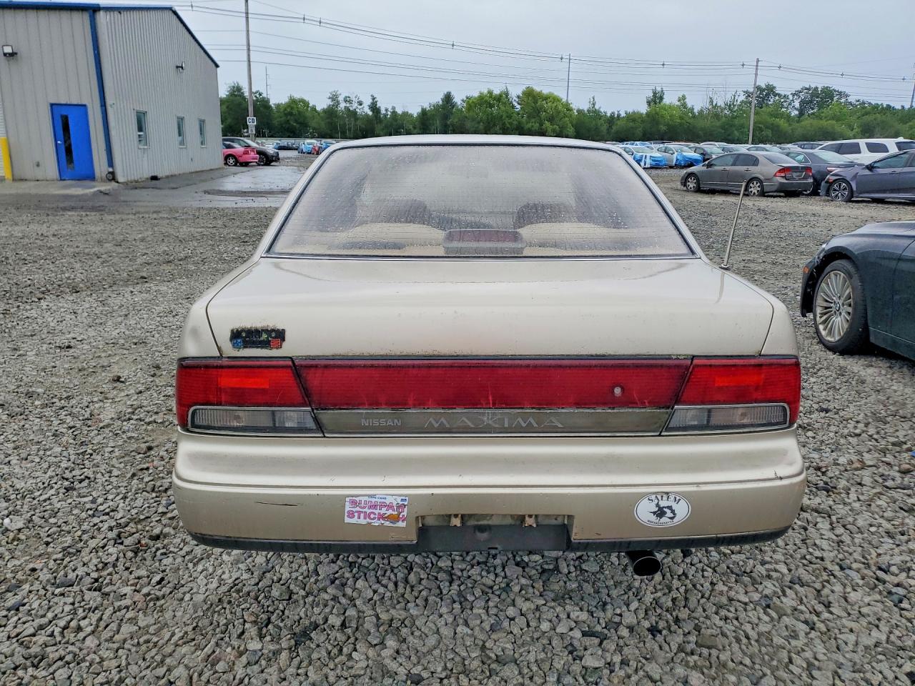 1992 Nissan Maxima Gxe Gold vin: JN1HJ01P7NT605525