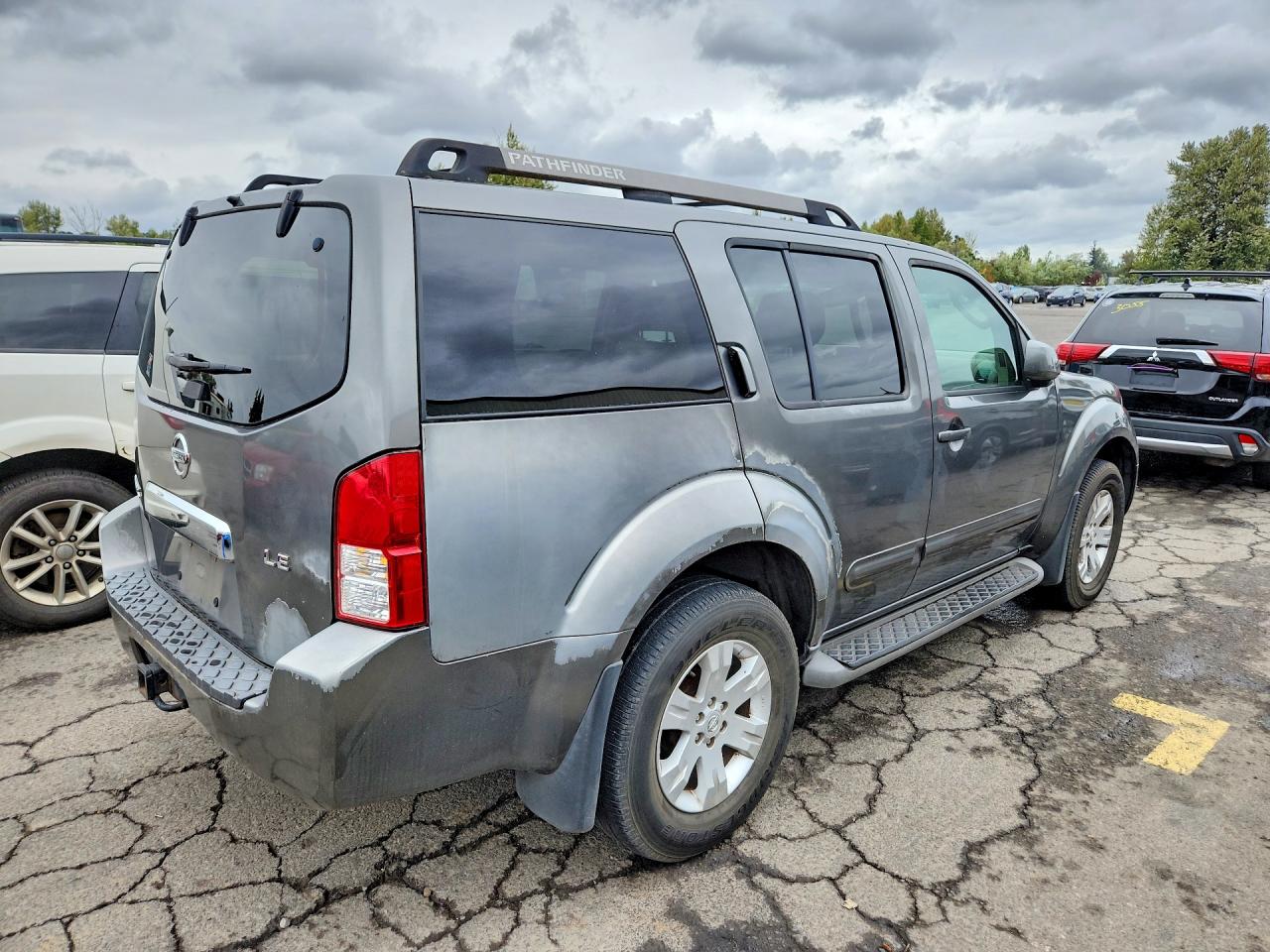 2005 Nissan Pathfinder Xe Gray vin: 5N1AR18W55C734045