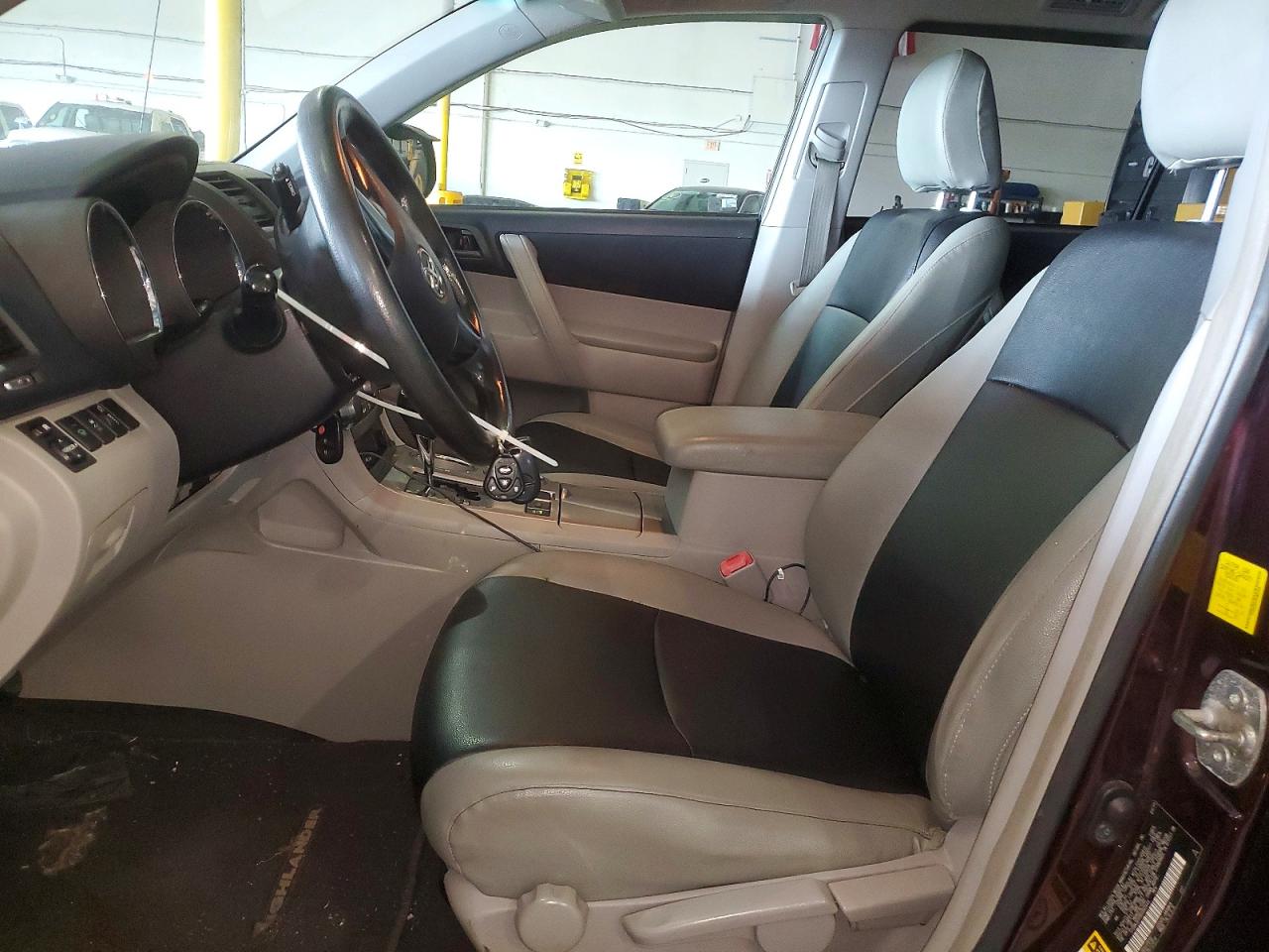 2011 Toyota Highlander Base Темно-бордовый vin: 5TDBK3EH3BS065444