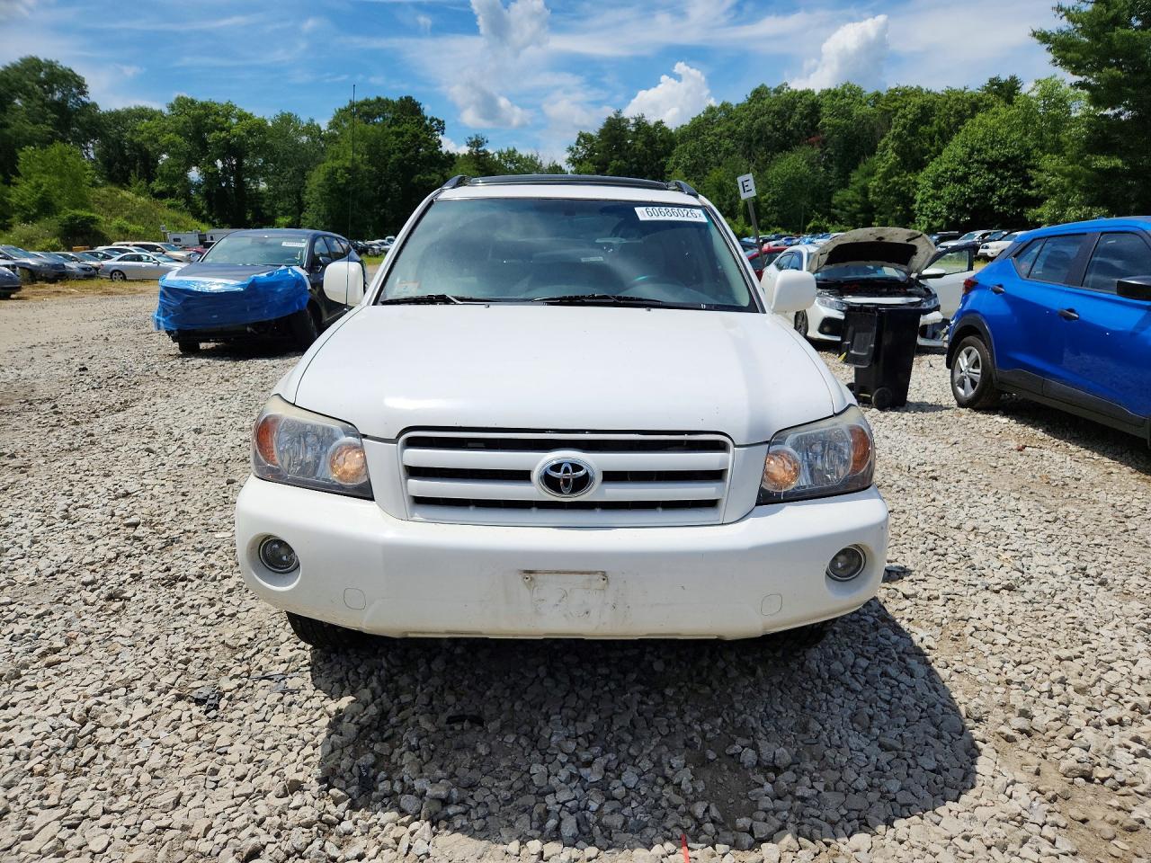 2004 Toyota Highlander Base White vin: JTEEP21AX40022349