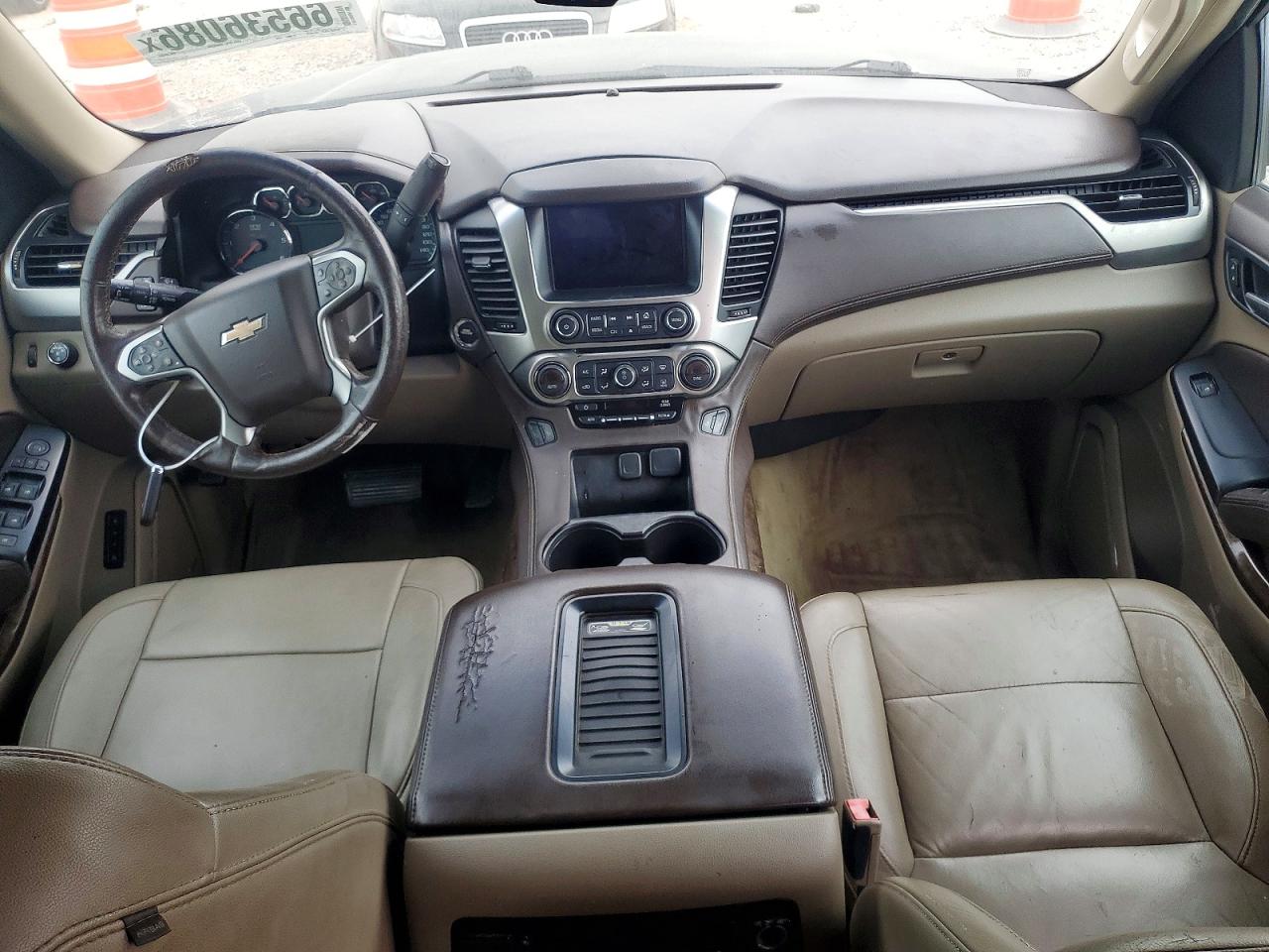 2015 Chevrolet Suburban C1500 Lt Черный vin: 1GNSCJKCXFR628365