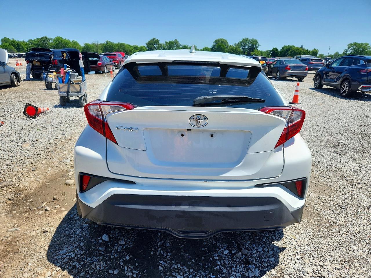 2018 Toyota C-hr Xle White vin: NMTKHMBX6JR027073