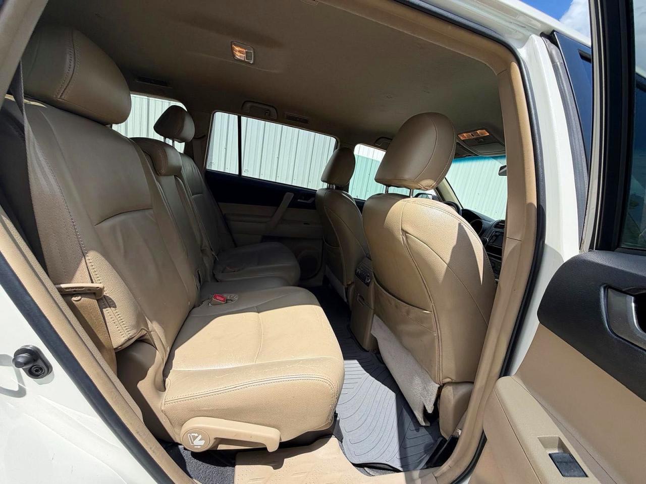 2013 Toyota Highlander Plus White vin: 5TDZK3EH0DS096099