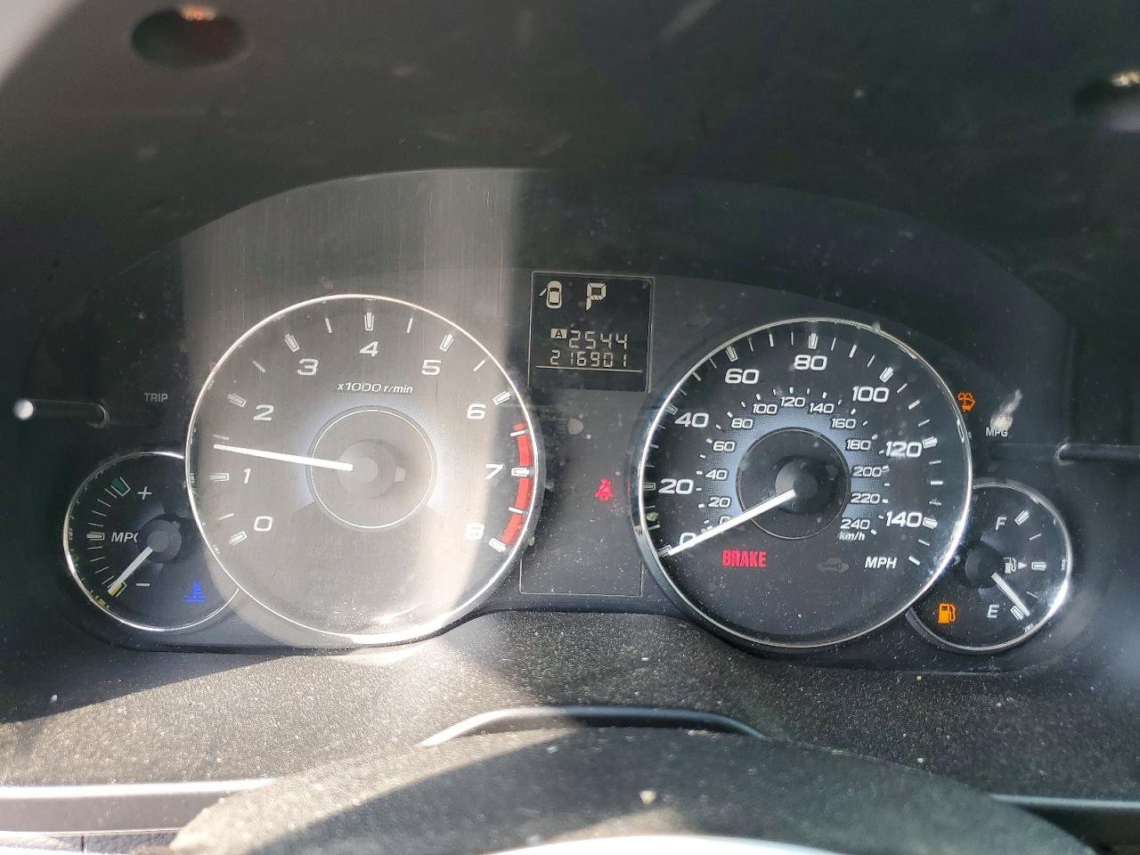2010 Subaru Legacy 2.5i Premium Золотой vin: 4S3BMCG69A3224683