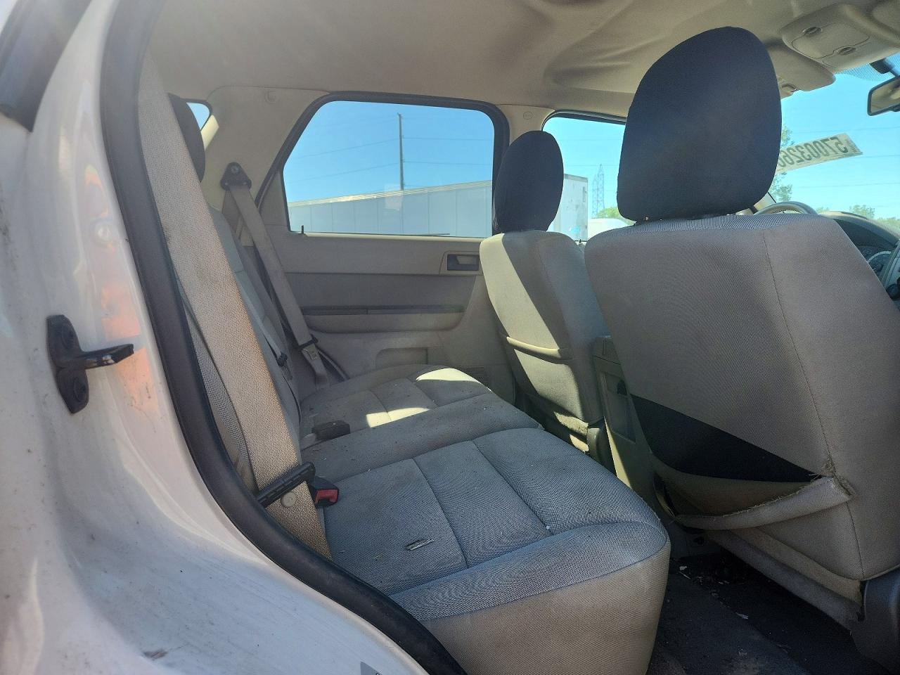 2010 Ford Escape Xlt White vin: 1FMCU0D72AKC65366