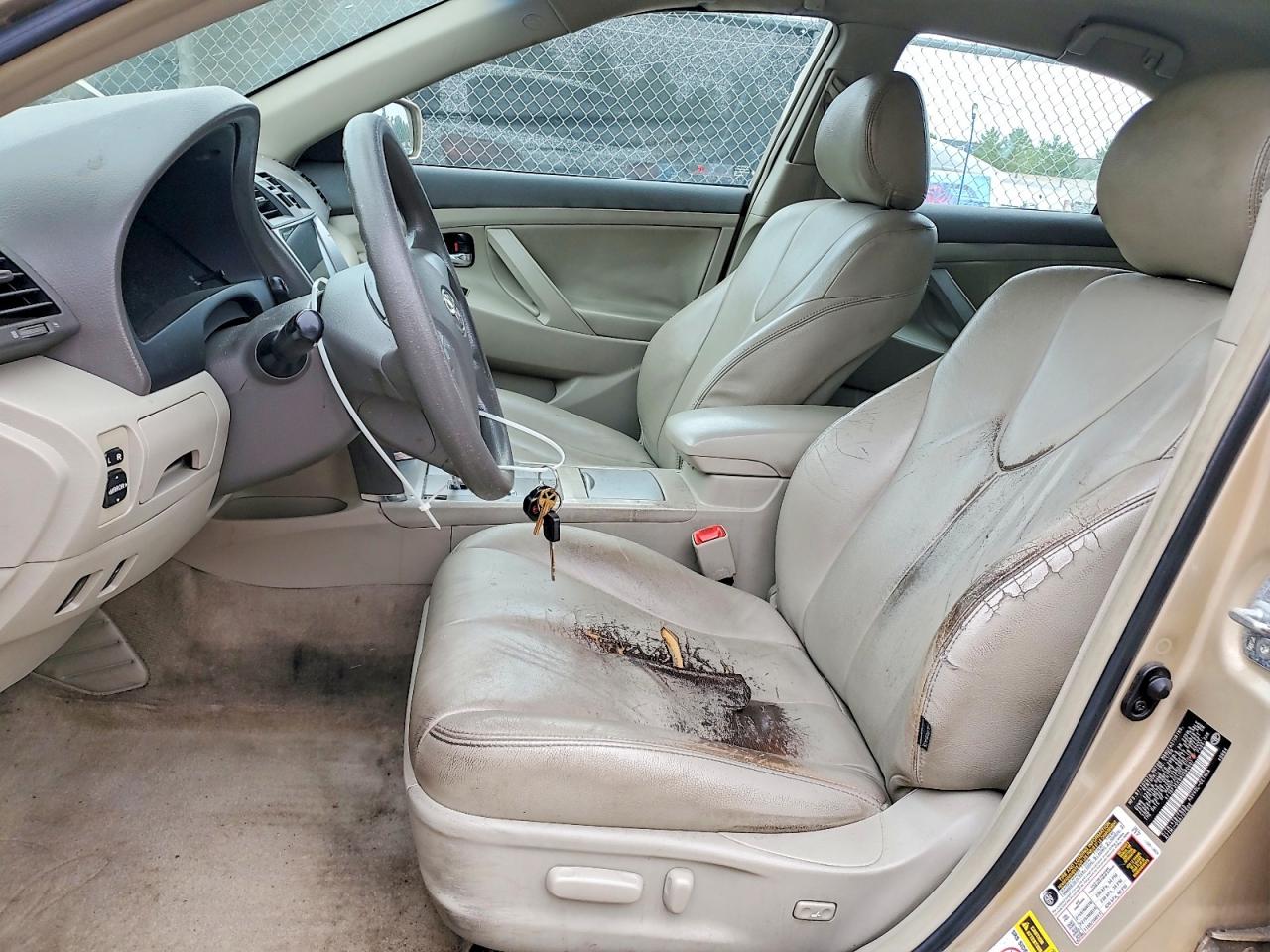 2010 Toyota Camry Le Gold vin: 4T1BF3EK6AU080607