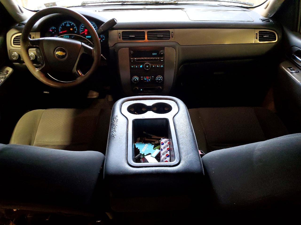 2010 Chevrolet Tahoe K1500 Ls White vin: 1GNUKAE01AR271132