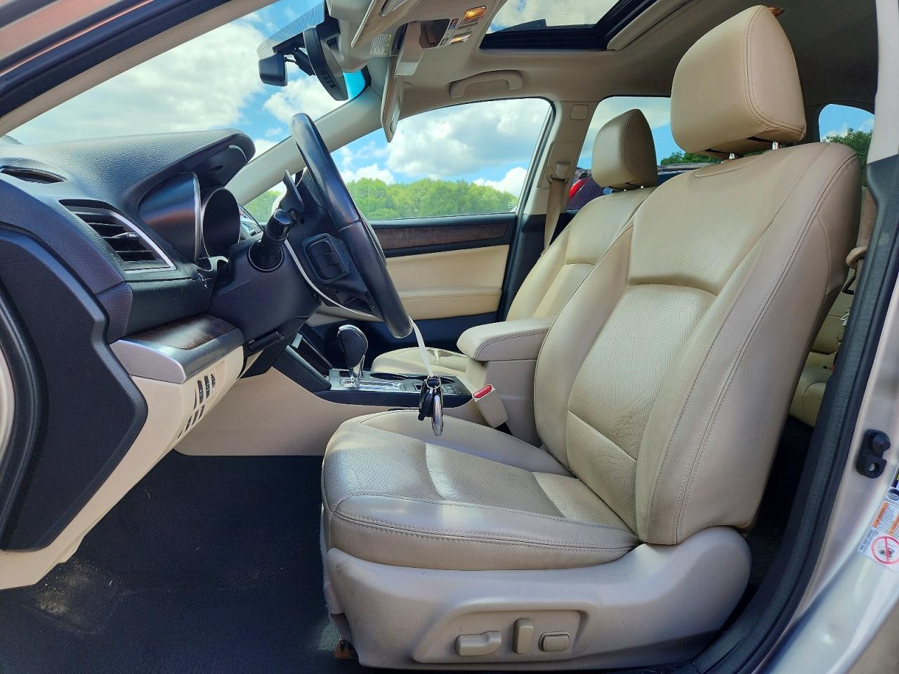 2017 Subaru Outback 2.5i Limited Silver vin: 4S4BSANC4H3221358
