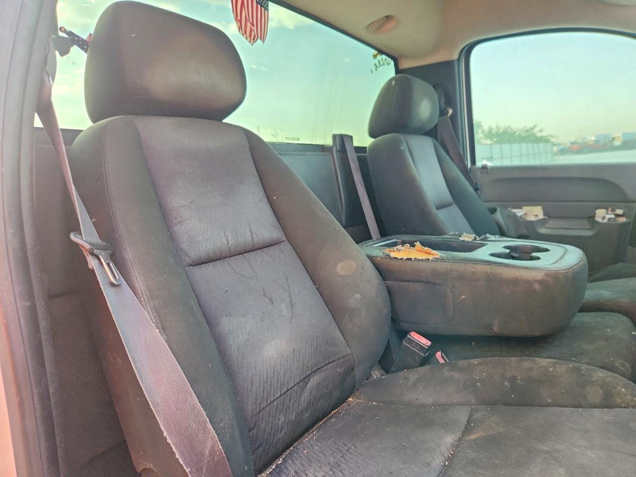 2013 Chevrolet Silverado C2500 Heavy Duty White vin: 1GC0CVCG5DF175067