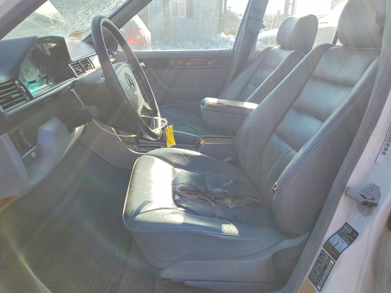1995 Mercedes-benz E 320 Base Белый vin: WDBEA32E3SC196786