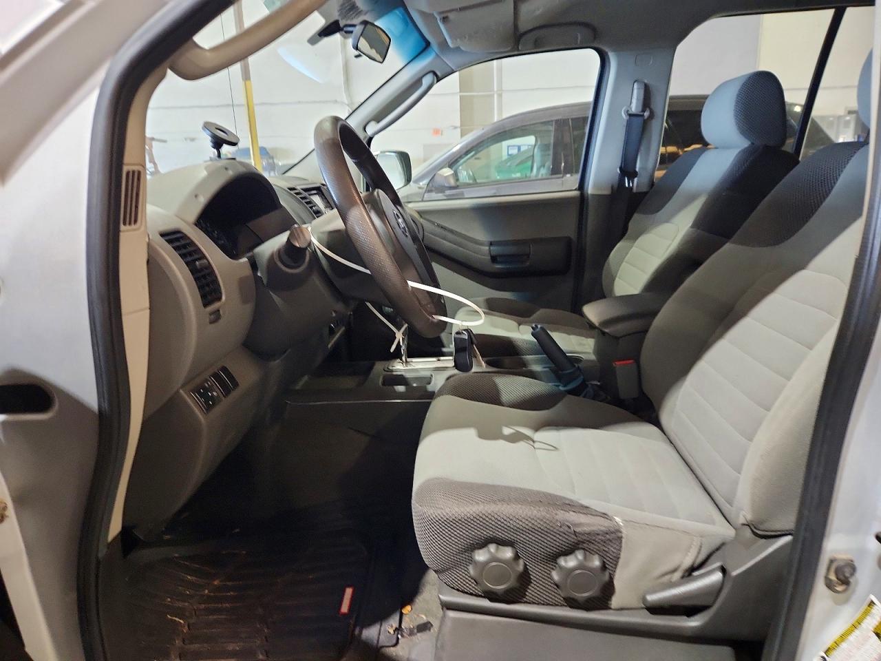 2006 Nissan Xterra X Серебряный vin: 5N1AN08W86C505446