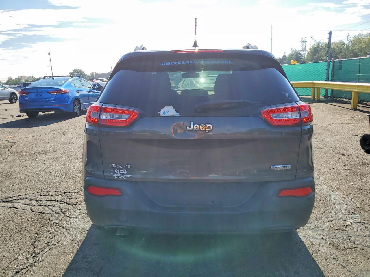 2014 Jeep Cherokee Latitude Gray vin: 1C4PJMCBXEW167714