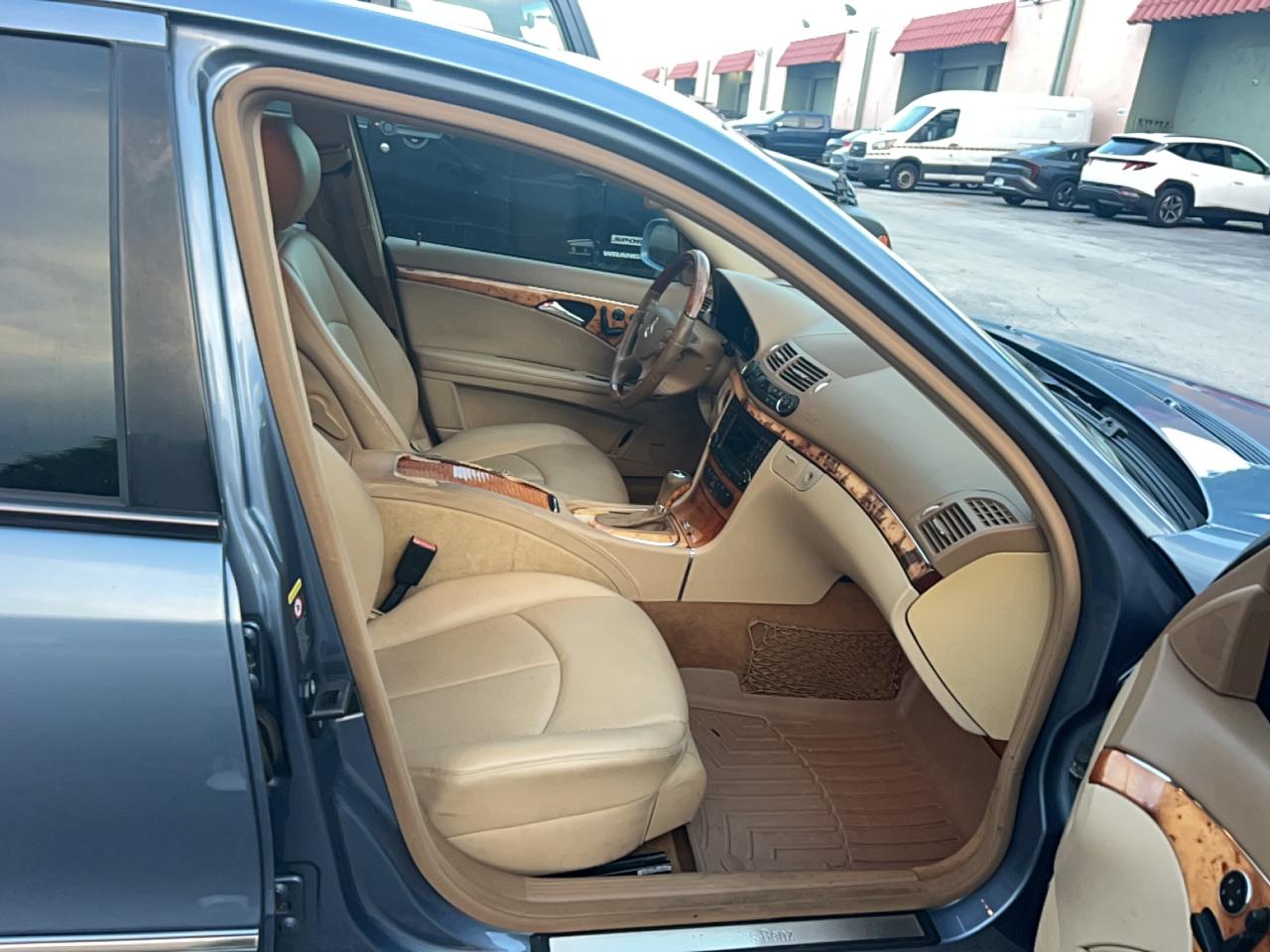2007 Mercedes-benz E 350 Синий vin: WDBUF56X47B003823
