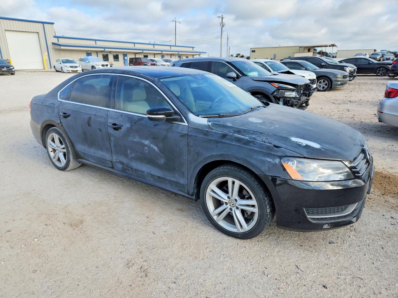 2014 Volkswagen Passat Se Black vin: 1VWBS7A36EC066107