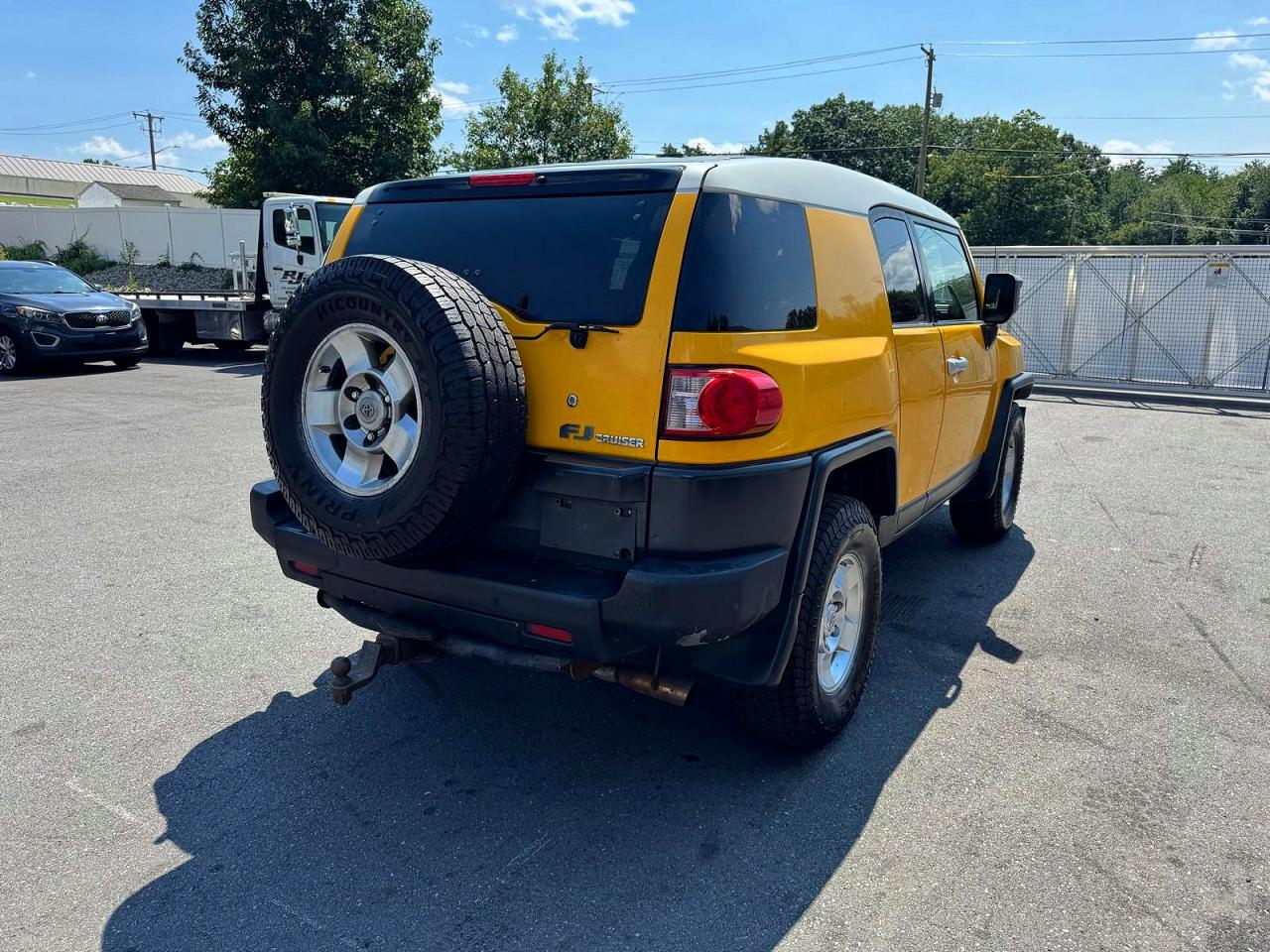 2008 Toyota Fj Cruiser Base Yellow vin: JTEBU11F08K007516
