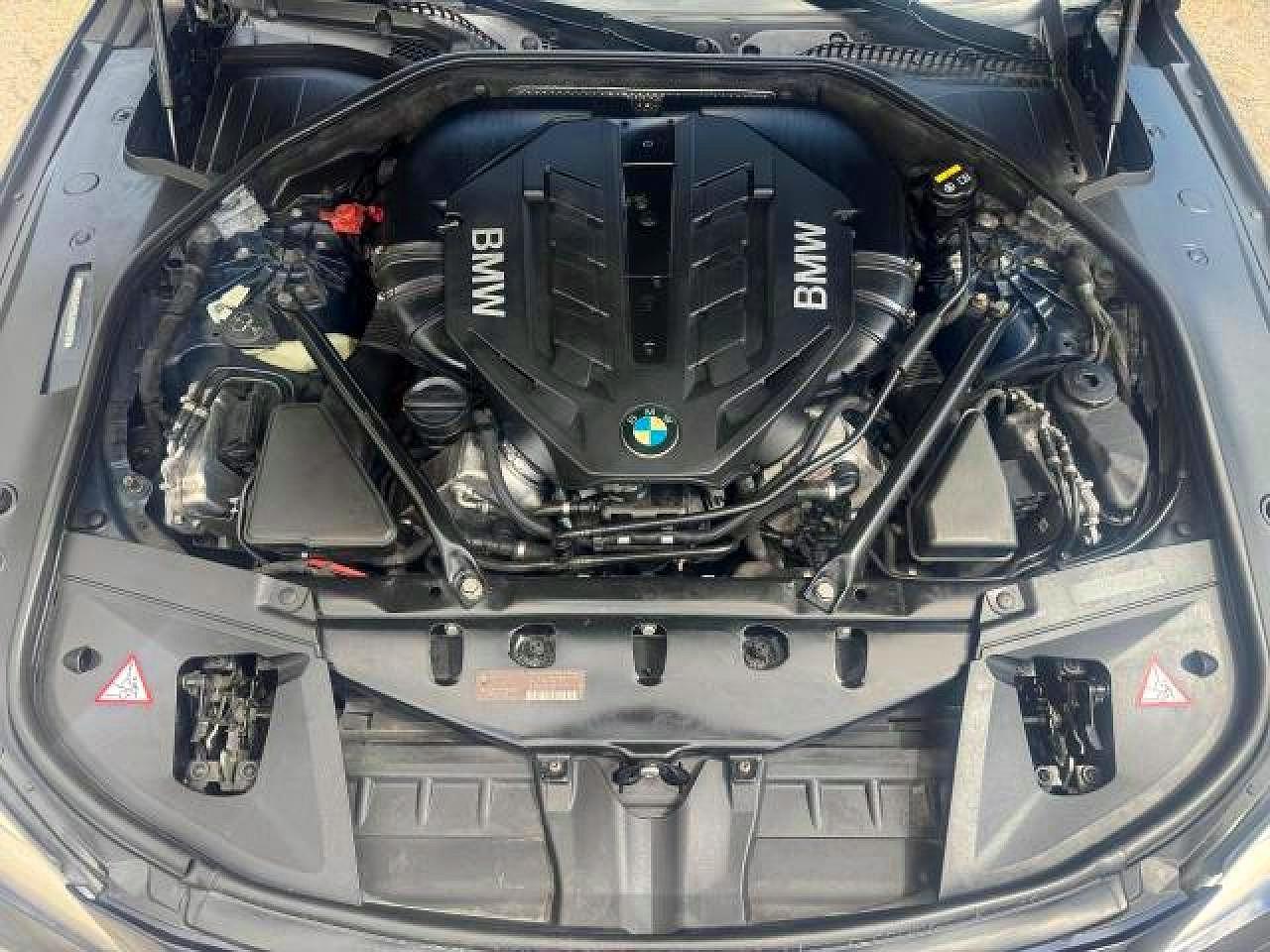 2015 Bmw 750 Xi Blue vin: WBAYB6C5XFD965910