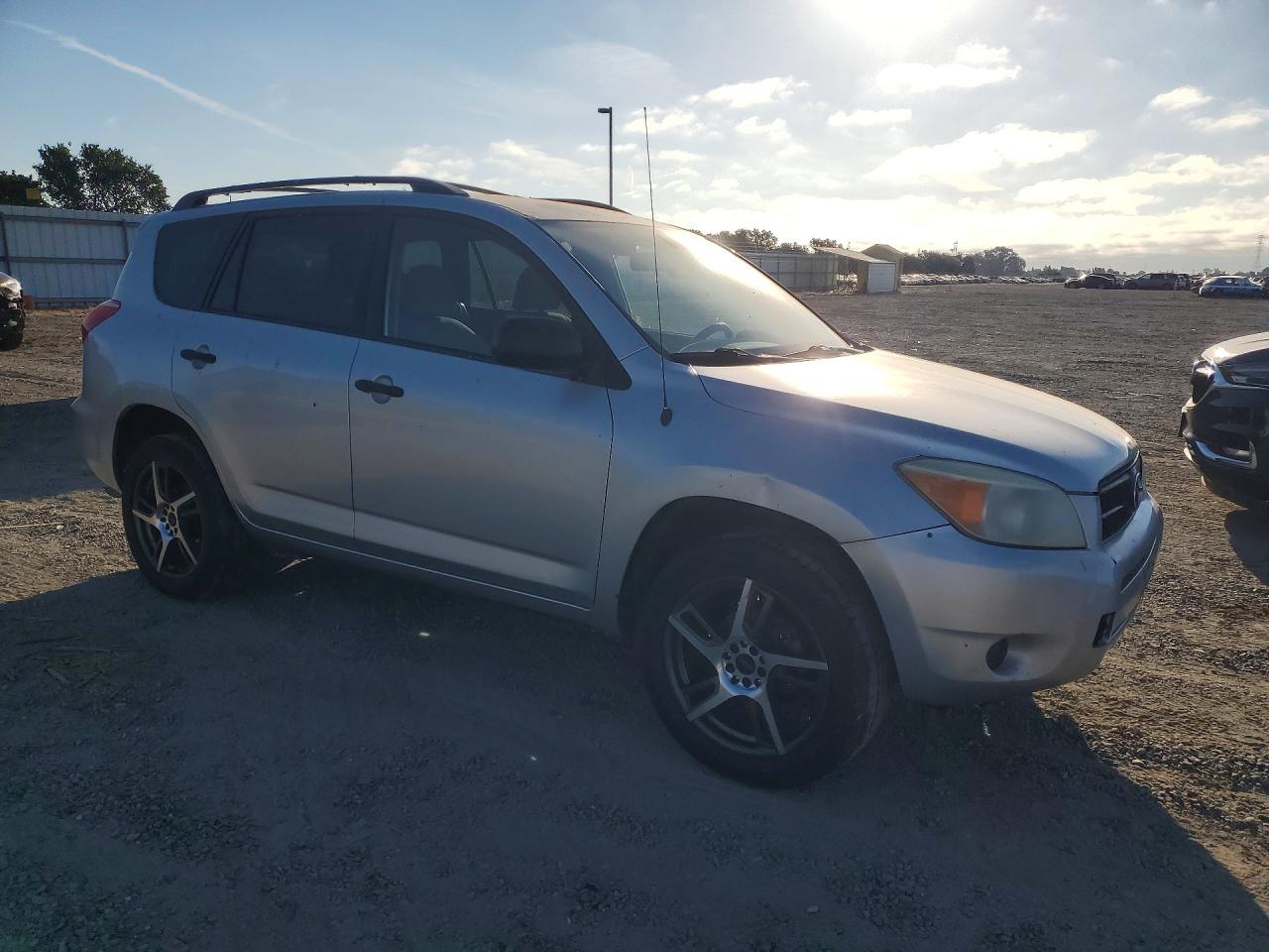 2007 Toyt Rav4 Silver vin: JTMZD33V975041776