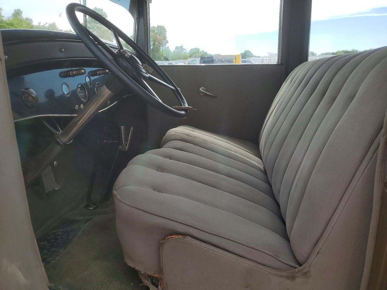 1930 Cadillac Lasal Limo Two Tone vin: 612115
