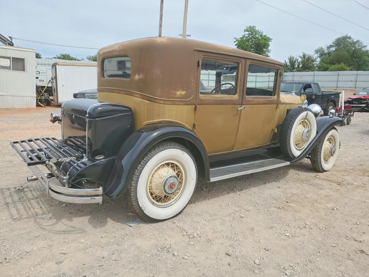 1930 Cadillac Lasal Limo Two Tone vin: 612115