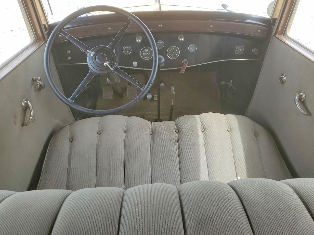 1930 Cadillac Lasal Limo Two Tone vin: 612115