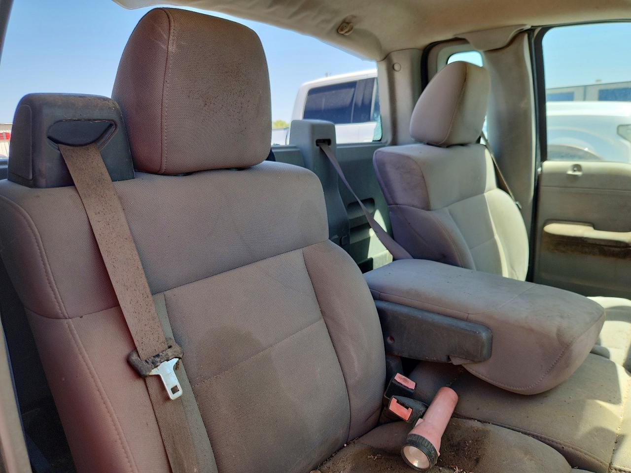 2006 Ford F150 Silver vin: 1FTRF12286NB83704