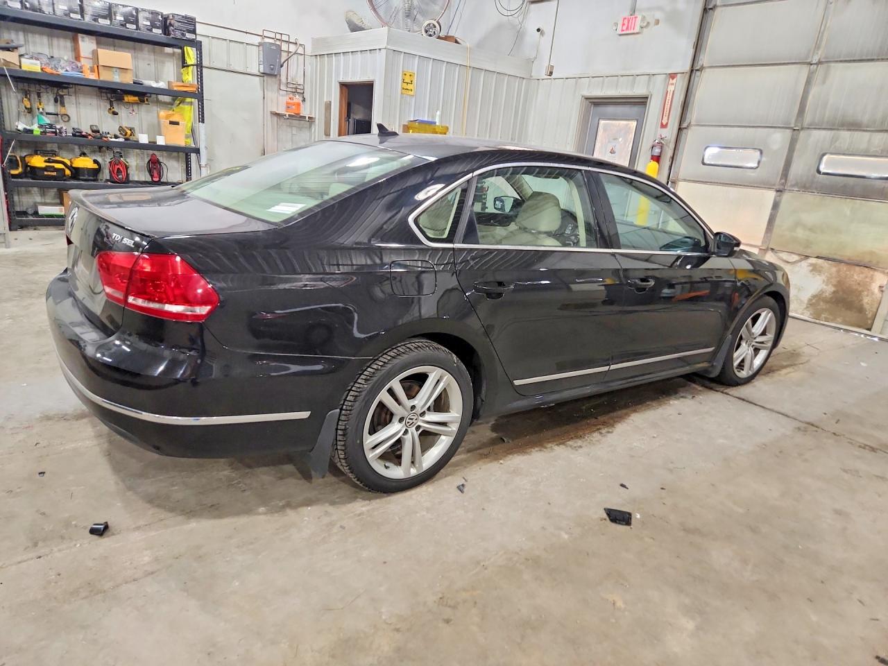 2014 Volkswagen Passat Sel Black vin: 1VWCN7A32EC107683