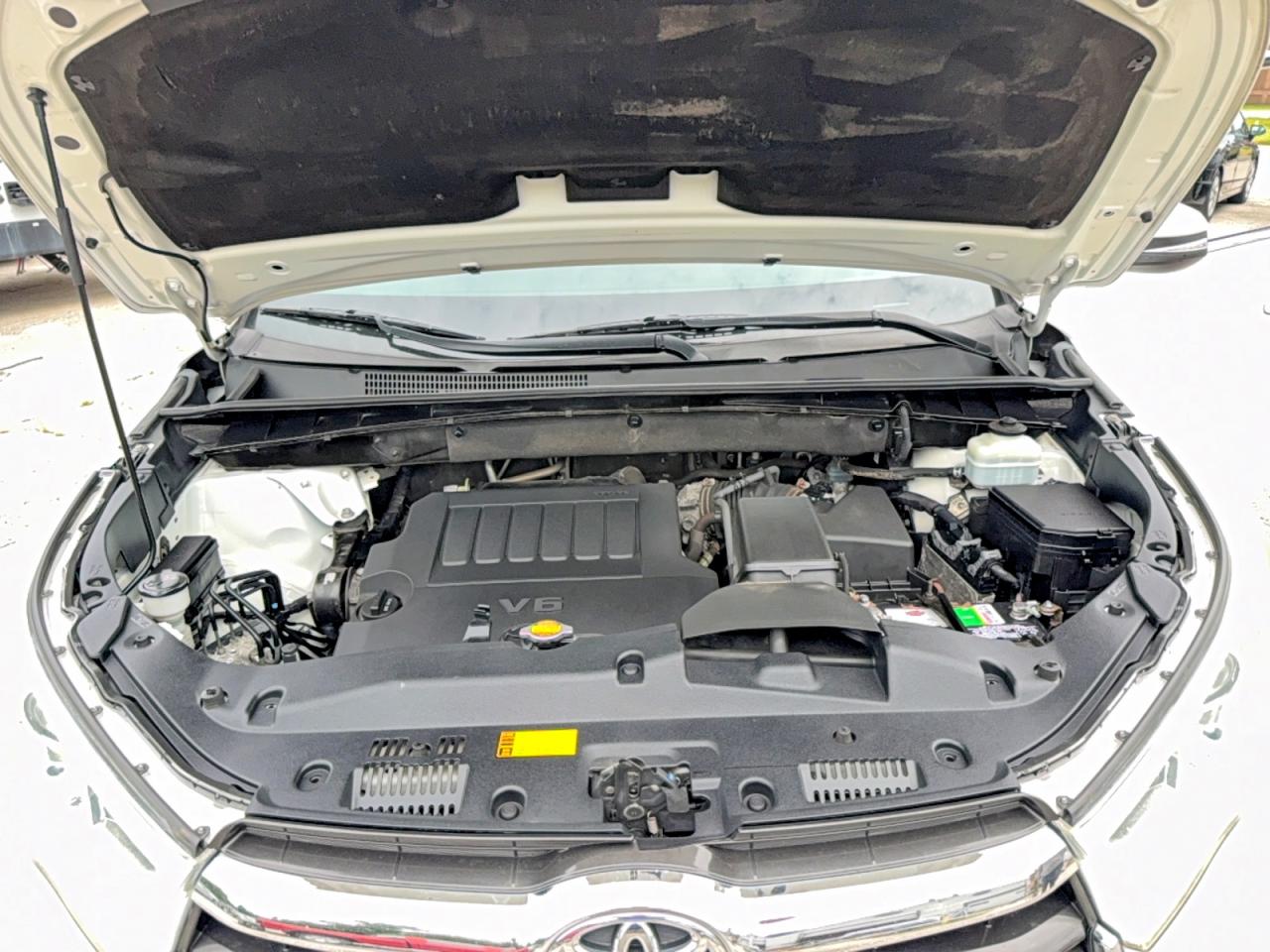 2014 Toyota Highlander Le Белый vin: 5TDBKRFH1ES015566