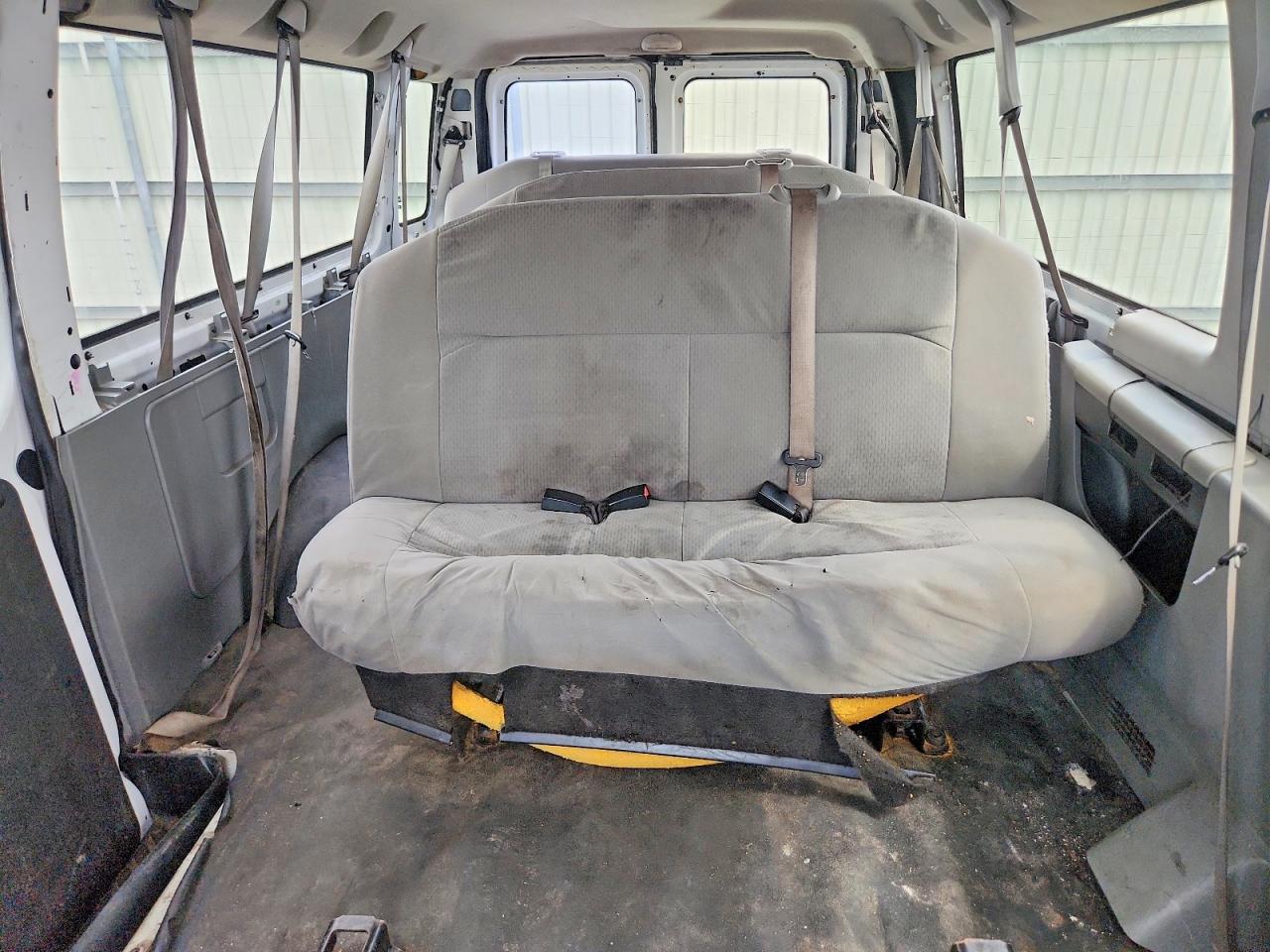 2011 Ford Econoline E350 Super Duty Wagon White vin: 1FBSS3BL4BDB01845
