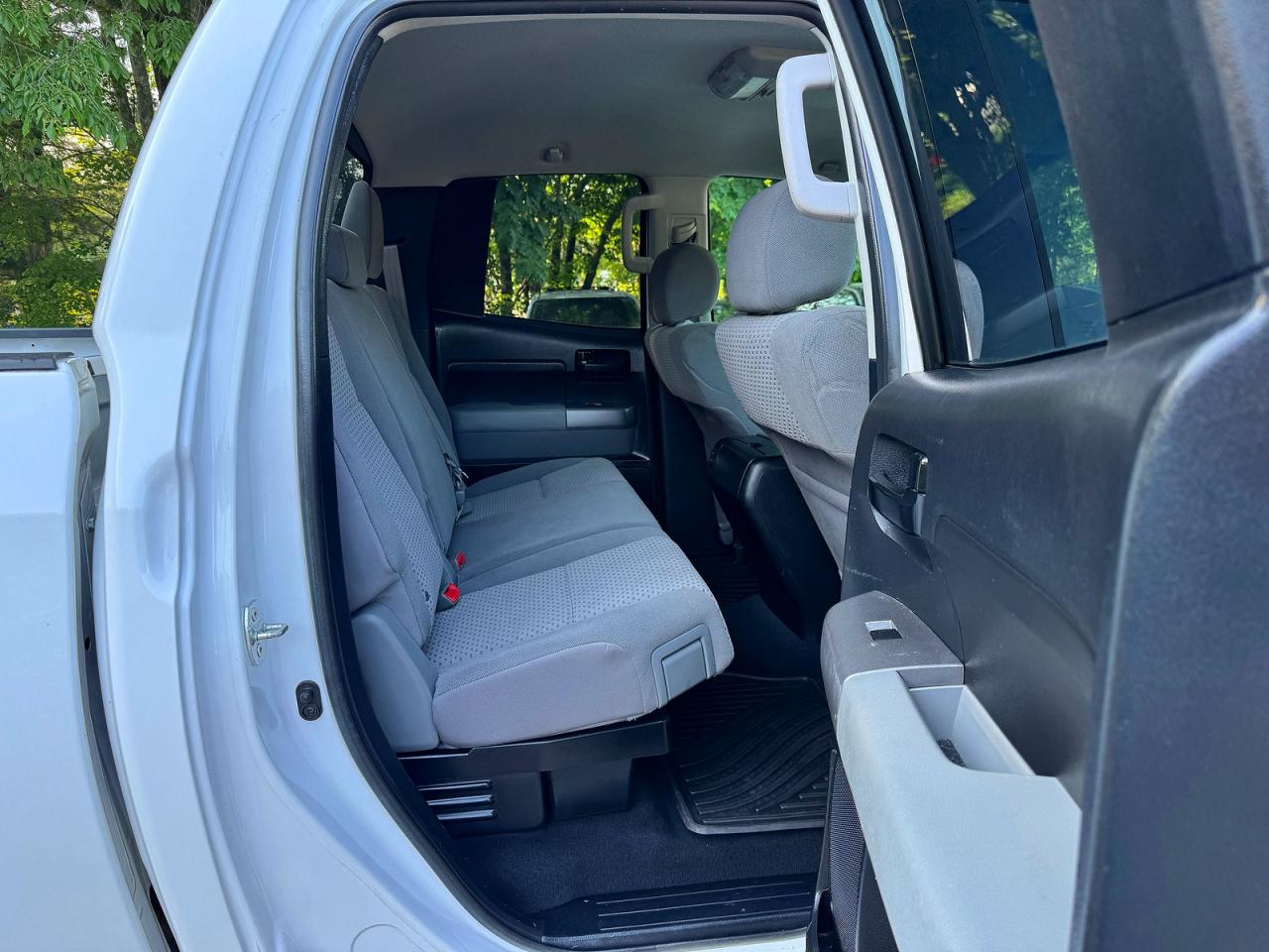 2013 Toyota Tundra Double Cab Sr5 White vin: 5TFUM5F19DX046796
