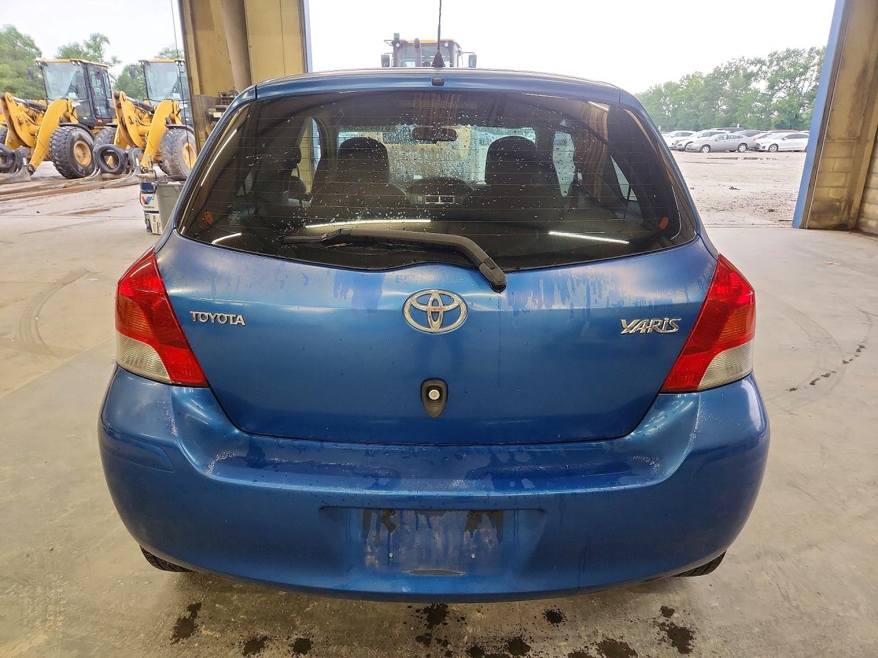 2010 Toyota Yaris Base Blue vin: JTDJT4K34A5321229